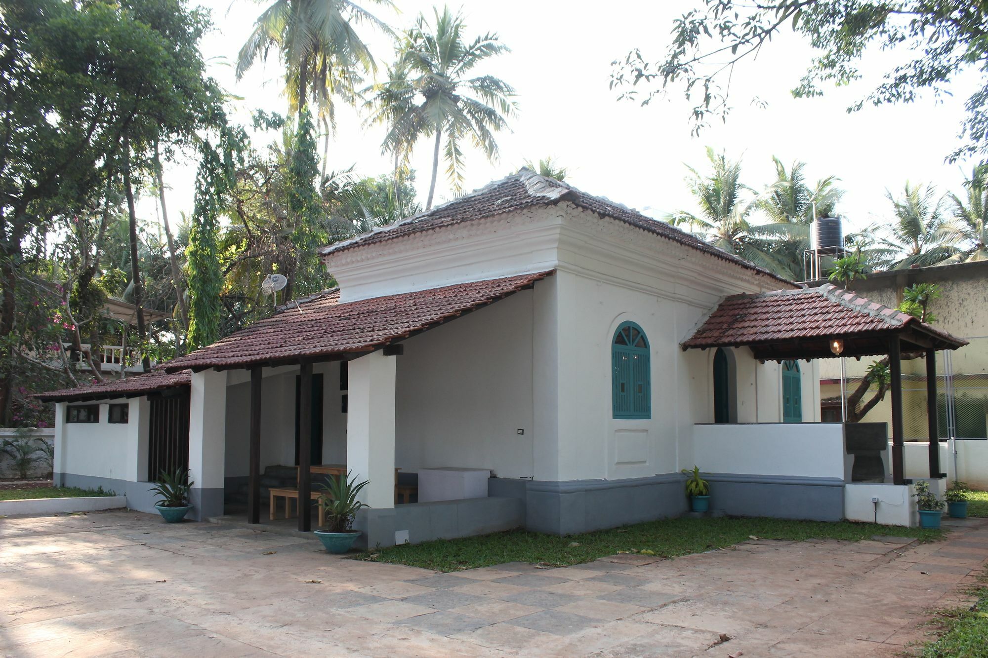 Oyo 9288 Portuguese 3 Bhk *